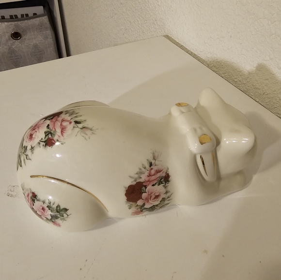 Formalities by Baum Bros. Porcelain Victorian Rose Sleeping Cat Figurine - Picture 4 of 4